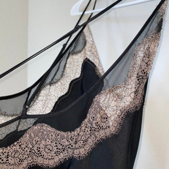 Satin Chantilly Lace Low Back Slip Black - Picture 9 of 9